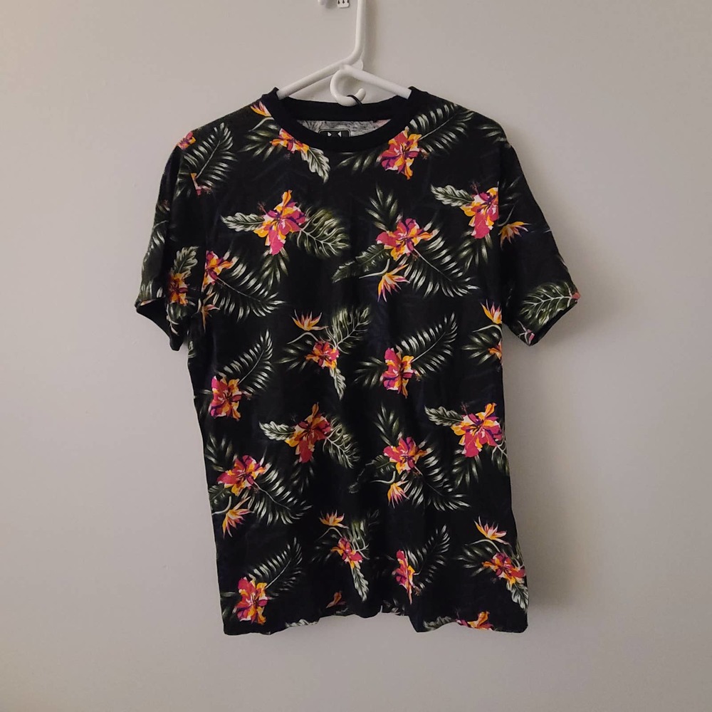 WXYZ Floral Tshirt, WKS02C153, Size M